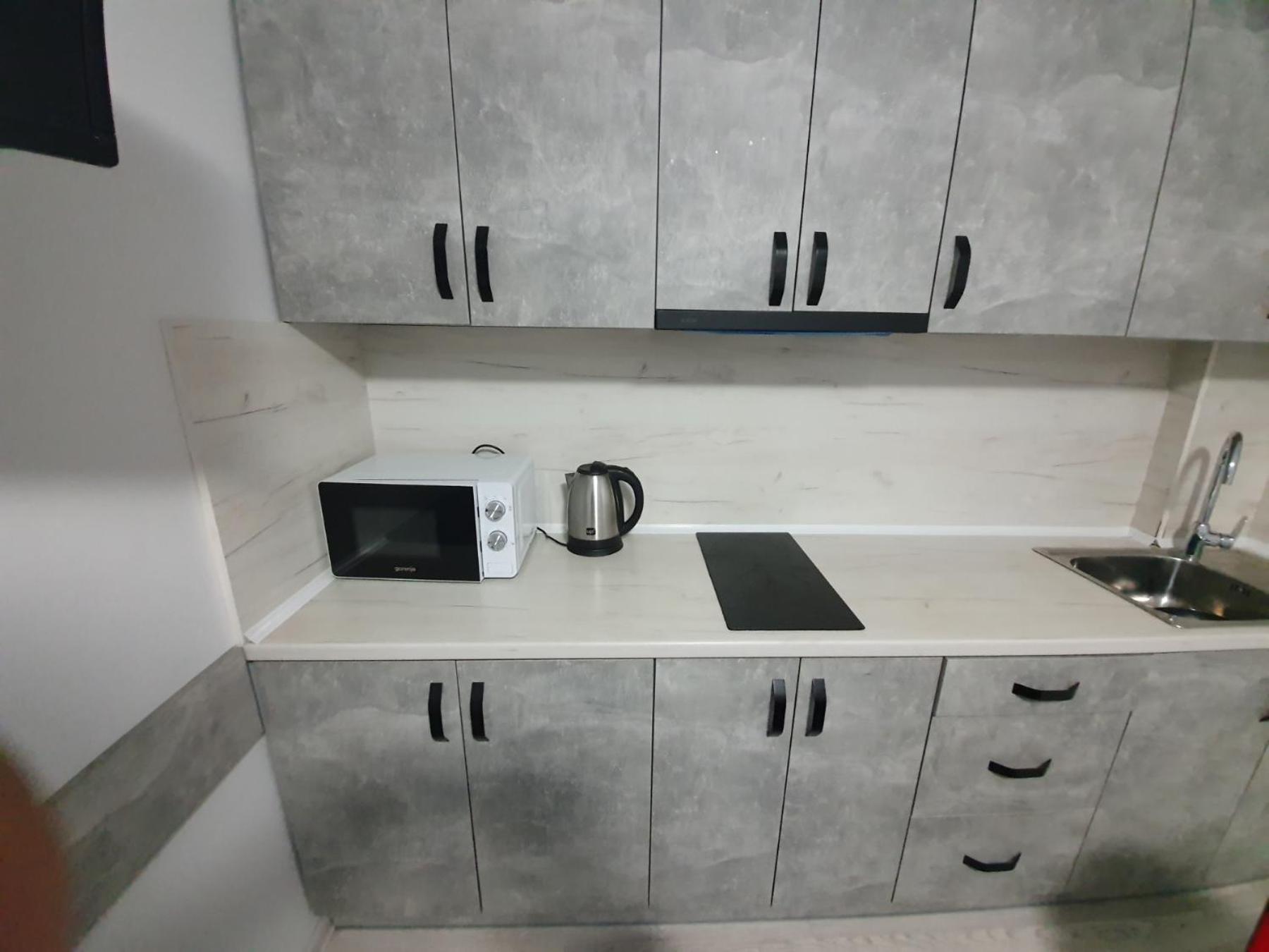 Apartament Hotelroom 27